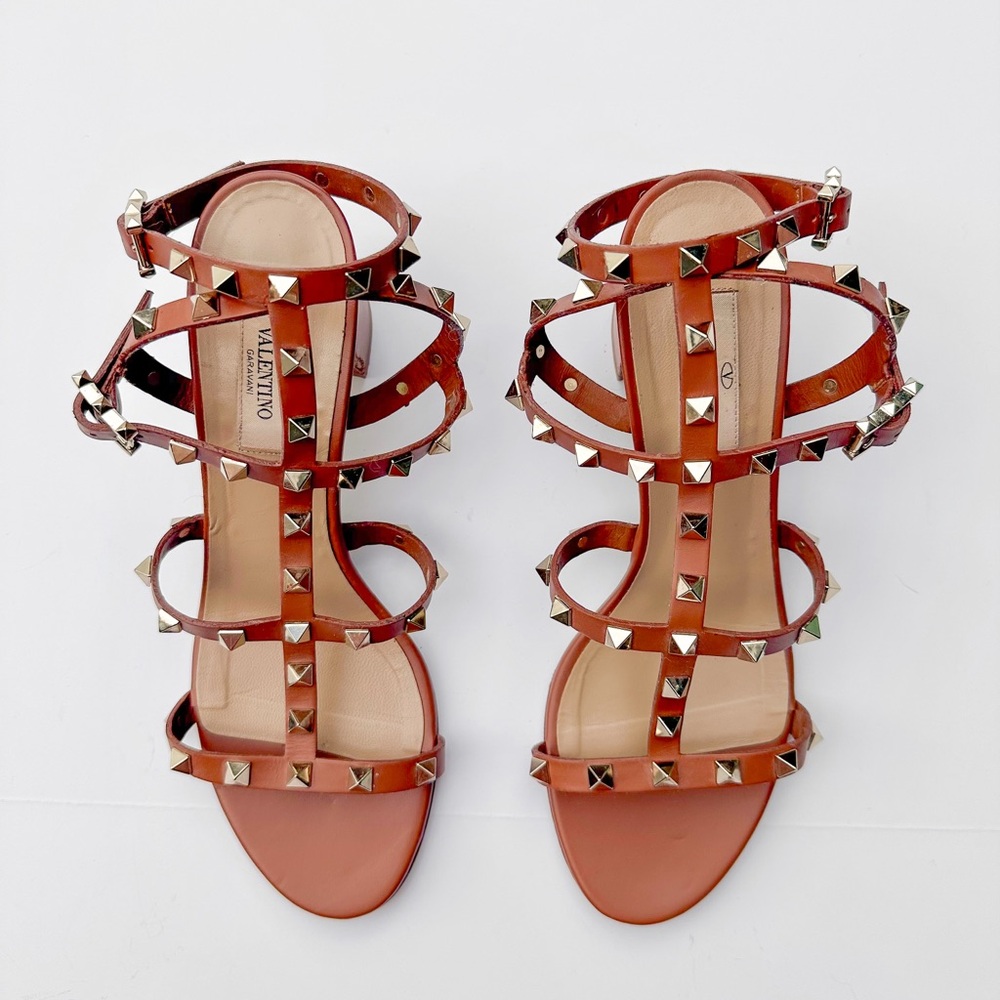 Valentino Garavani Rockstud Heels – Brown Leather
